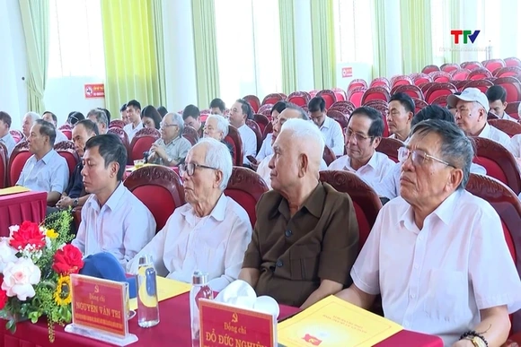 Xã Quảng Ninh gặp mặt Ban liên lạc cán bộ lãnh đạo hưu trí
