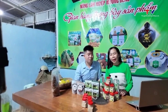 Những người viết tiếp câu chuyện giảm nghèo ở vùng cao xứ Thanh