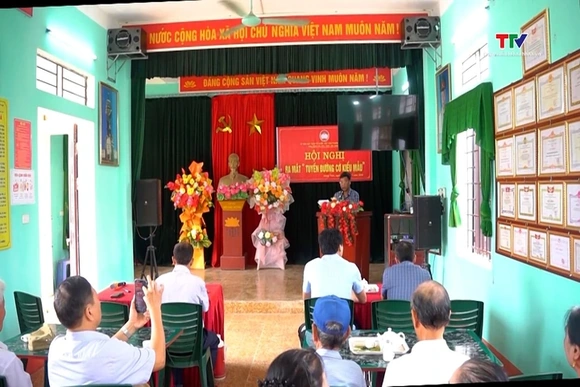 Phường Đông Tiến ra mắt “Tuyến đường cờ kiểu mẫu”