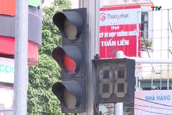 Sớm khắc phục đèn tín hiệu giao thông hư hỏng