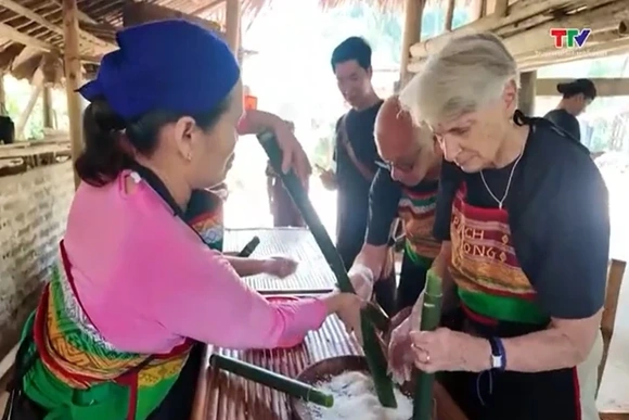 "Bá Thước - Bước chân trải nghiệm" - điểm đến du lịch hấp dẫn dịp hè