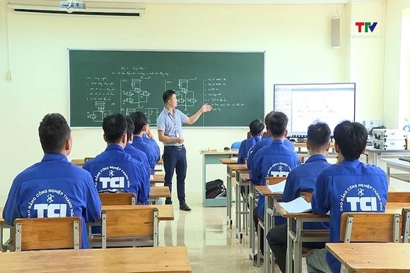 Ban hành Chuẩn cơ sở giáo dục nghề nghiệp, siết yêu cầu chất lượng đào tạo