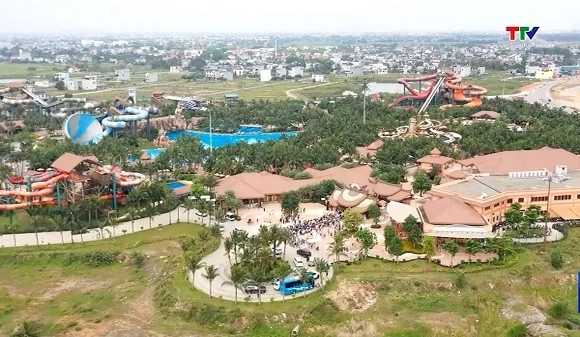 Công viên nước Sầm Sơn hút khách dịp nghỉ lễ