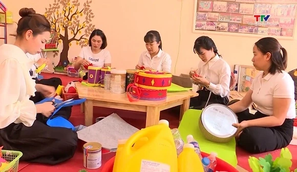 Biến phế liệu thành học liệu