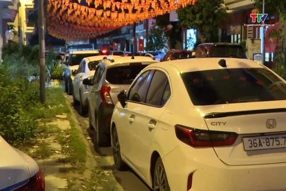 Thiếu bãi đỗ xe - Nguy cơ mất an toàn giao thông tại các chung cư