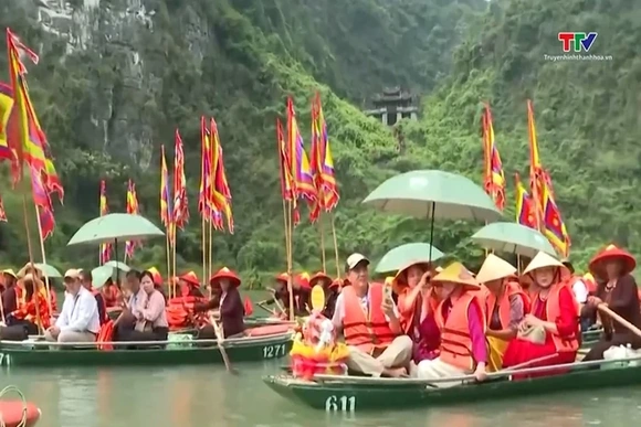 Việt Nam lập kỷ lục với 8,8 triệu lượt khách quốc tế