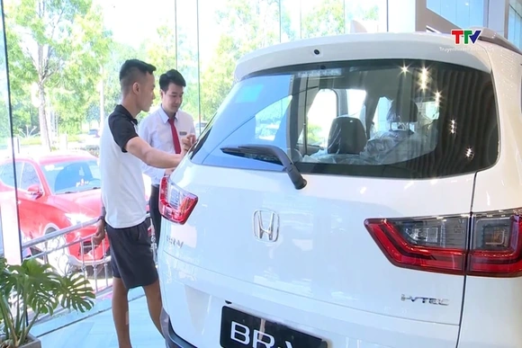Cung vượt cầu - Thị trường ô tô giảm giá kỷ lục