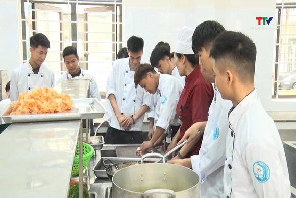 Nhiều học sinh lựa chọn học nghề sau trung học cơ sở