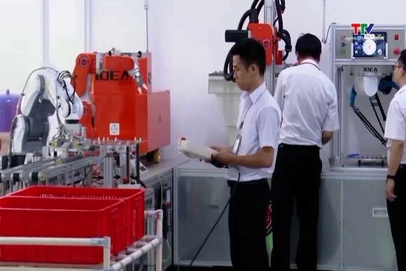 Vốn FDI vào Việt Nam 4 tháng đầu năm tăng 32%