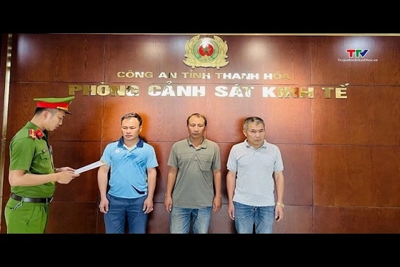 Khởi tố 3 đối tượng 