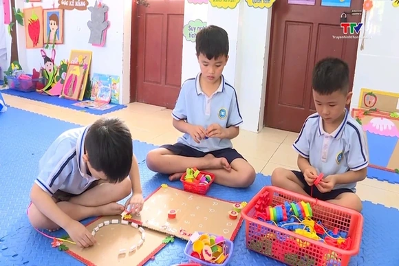 Biến phế liệu thành học liệu