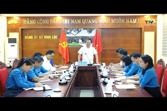 Liên đoàn Lao động tỉnh Thanh Hóa làm việc với Công đoàn xã Vĩnh Lộc