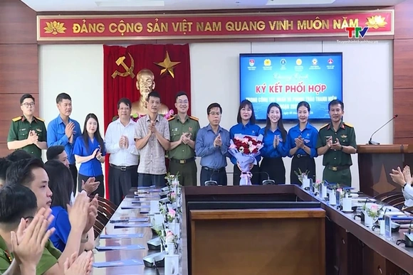 Đoàn phường Hạc Thành ký kết chương trình phối hợp với các đơn vị