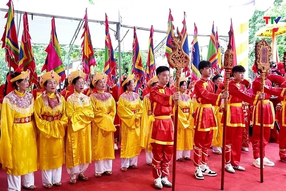 Lễ hội Phủ Nhì và dâng hương kỷ niệm 530 năm 
ngày mất Hoàng Thái Hậu Ngô Thị Ngọc Dao