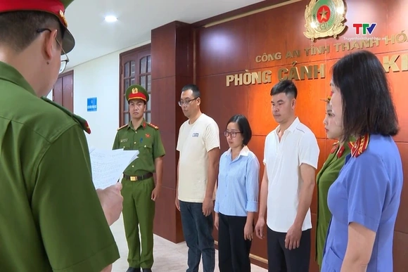 Xả gần 6 triệu kg chất thải trái phép, 3 đối tượng bị khởi tố