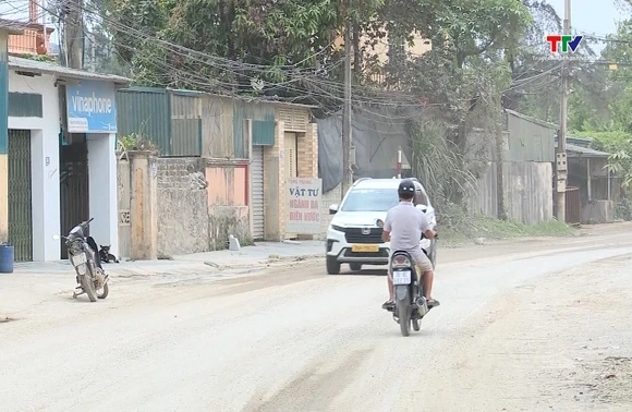 Ô nhiễm môi trường tại đường Trịnh Huy Quang