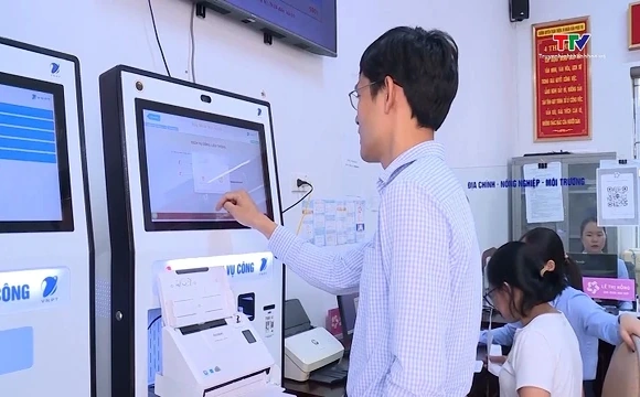 Phát triển ứng dụng dữ liệu về dân cư, định danh và xác thực điện tử phục vụ chuyển đổi số quốc gia