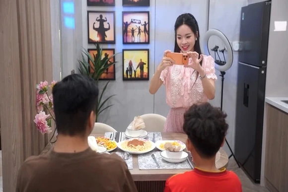 Series phim ngắn “Tiệm trà Hạnh Phúc”