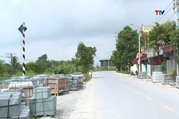 Ô nhiễm môi trường tại đường Trịnh Huy Quang