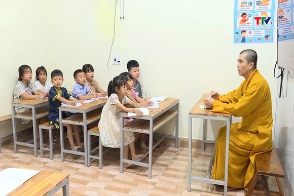Lớp học Tiếng Anh đặc biệt ở Chùa Bụt