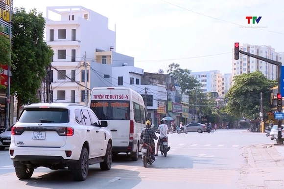 Cần sửa chữa kịp thời đèn tín hiệu giao thông hư, hỏng
