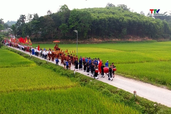 Vui hội Đình Thi
