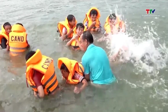 Ngăn ngừa tai nạn đuối nước mùa hè