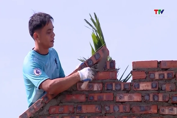 242.000 hộ nghèo và đối tượng chính sách được vay vốn