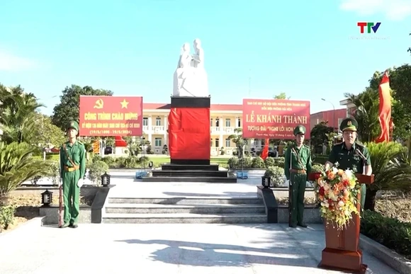 Khánh thành tượng đài “Bác Hồ với chiến sĩ Biên phòng”