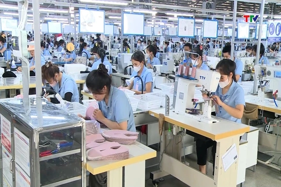 Thúc đẩy sản xuất  và tiêu thụ sản phẩm công nghiệp chủ lực