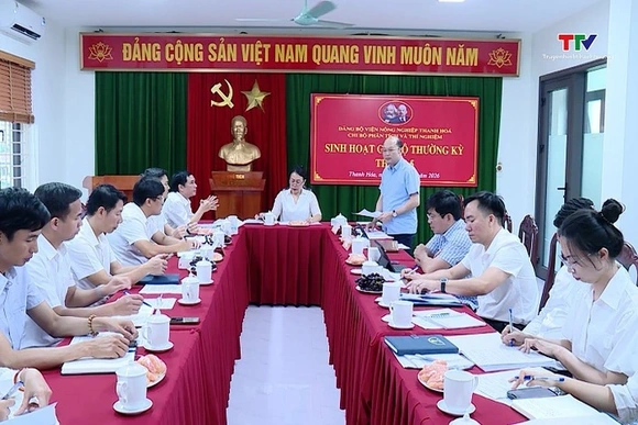 Phó Chủ tịch UBND tỉnh Cao Văn Cường dự sinh hoạt Chi bộ tại Viện Nông nghiệp Thanh Hóa