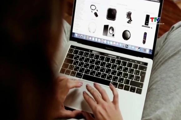 Shopee và TikTok Shop cùng đẩy phí sàn chạm ngưỡng kỷ lục 25% doanh thu
