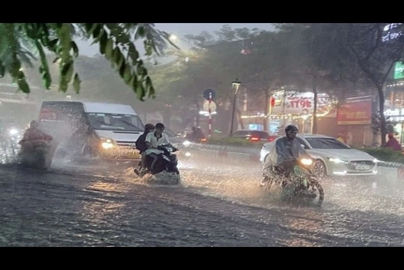 Cảnh báo mưa dông, lốc, sét, mưa đá, gió giật mạnh ở khu vực Thanh Hóa