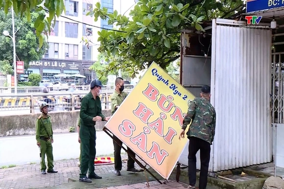 Chuyển biến tích cực trong lập lại trật tự đô thị tại phường Hạc Thành