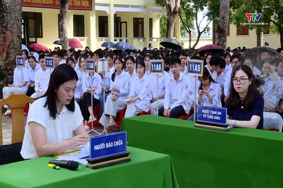 Tuyên truyền pháp luật cho học sinh bằng “Phiên tòa giả định”