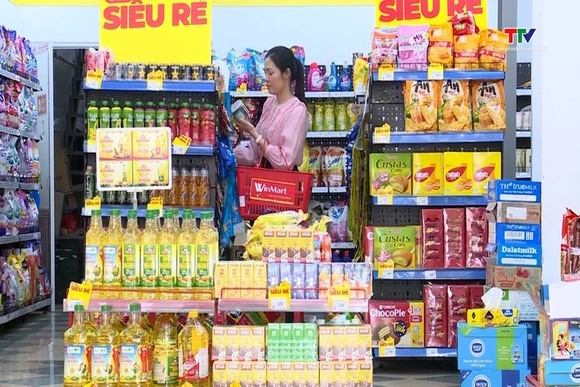 Hệ thống bán lẻ hiện đại thu hút người tiêu dùng