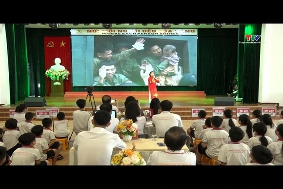Lan tỏa văn hóa đọc từ sân chơi học đường