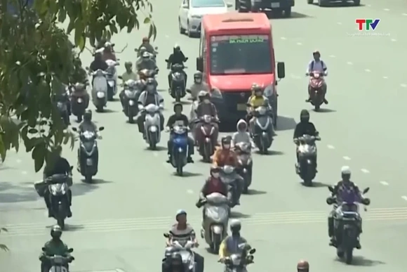 Nắng nóng bao phủ diện rộng, Bắc Bộ và Trung Bộ có thể vượt 40 độ C