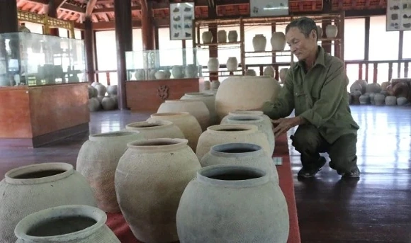 [MỘT PHÚT - NGHÌN NĂM] Vò gốm Tam Thọ