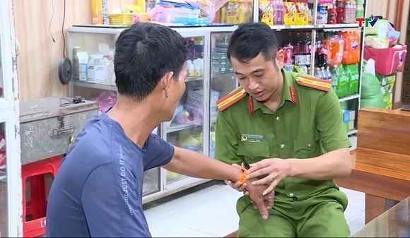 Thí điểm vòng tay điện tử giám sát người cai nghiện