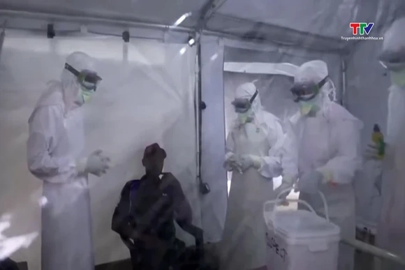 Bổ sung thêm 6 chủng virus mới vào phác đồ điều trị bệnh Ebola