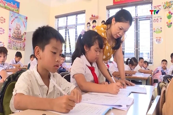 Nhà giáo được hưởng phụ cấp ưu đãi theo nghề từ 20-80% mức lương hiện hưởng