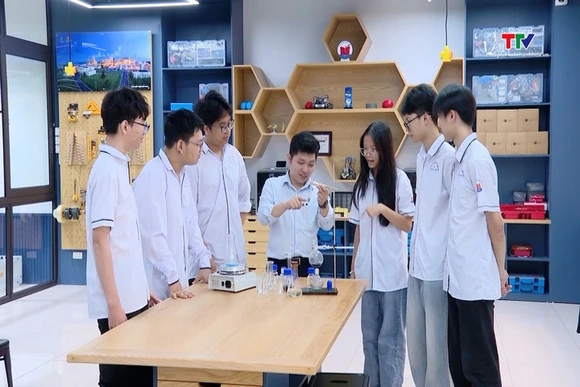 Tiêu chuẩn hưởng học bổng trong các ngành khoa học, công nghệ chiến lược