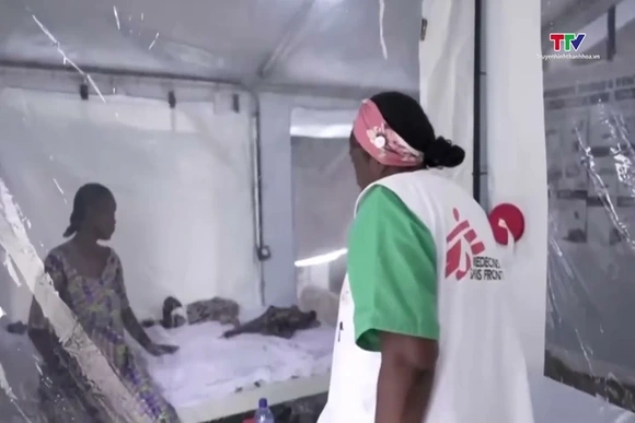 Bổ sung thêm 6 chủng virus mới vào phác đồ điều trị bệnh Ebola