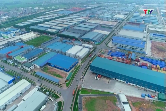 Bốn nhóm hàng xuất khẩu vượt mốc 10 tỷ USD