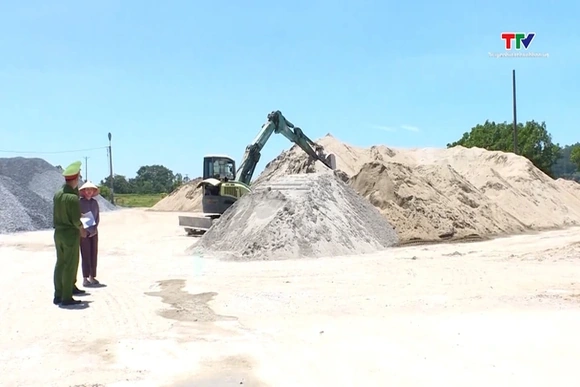 Siết chặt quản lý các bãi tập kết vật liệu xây dựng trái phép