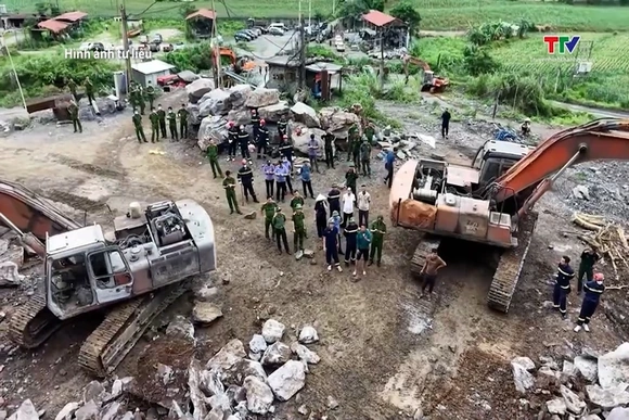 Khởi tố bị can và bắt tạm giam chủ doanh nghiệp trong vụ sập mỏ đá làm 3 người tử vong