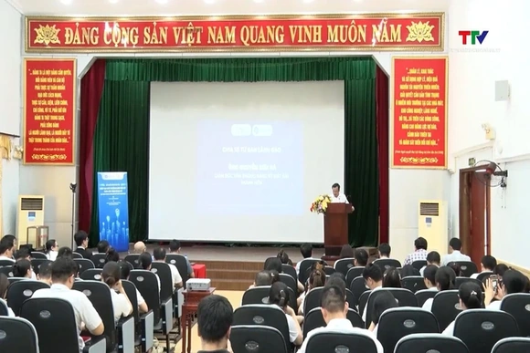 Văn phòng Đăng ký đất đai Thanh Hóa tiếp nhận bàn giao phần mềm mới