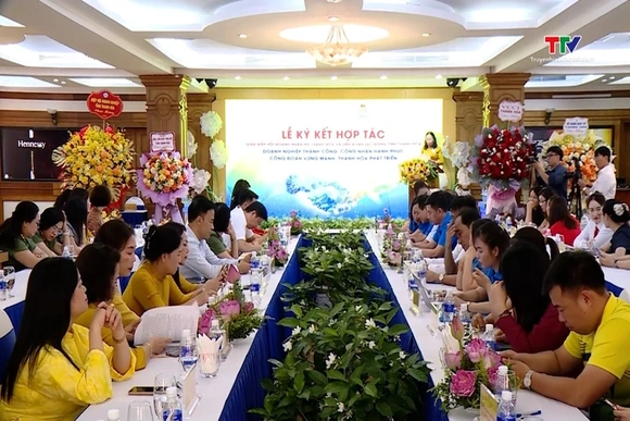 Phối hợp chăm lo cho người lao động và phát triển doanh nghiệp