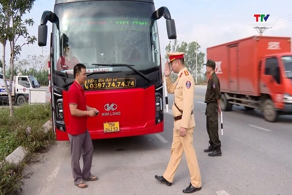 Từ 1/7/2026, xe khách từ 8 chỗ trở lên phải lắp camera khoang hành khách